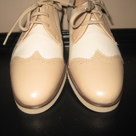 NWOT Ferragamo SPECTATOR 2 Tone Wingtip Tie Loafer Ivory Taupe Size 8 2A - Picture 4 of 8